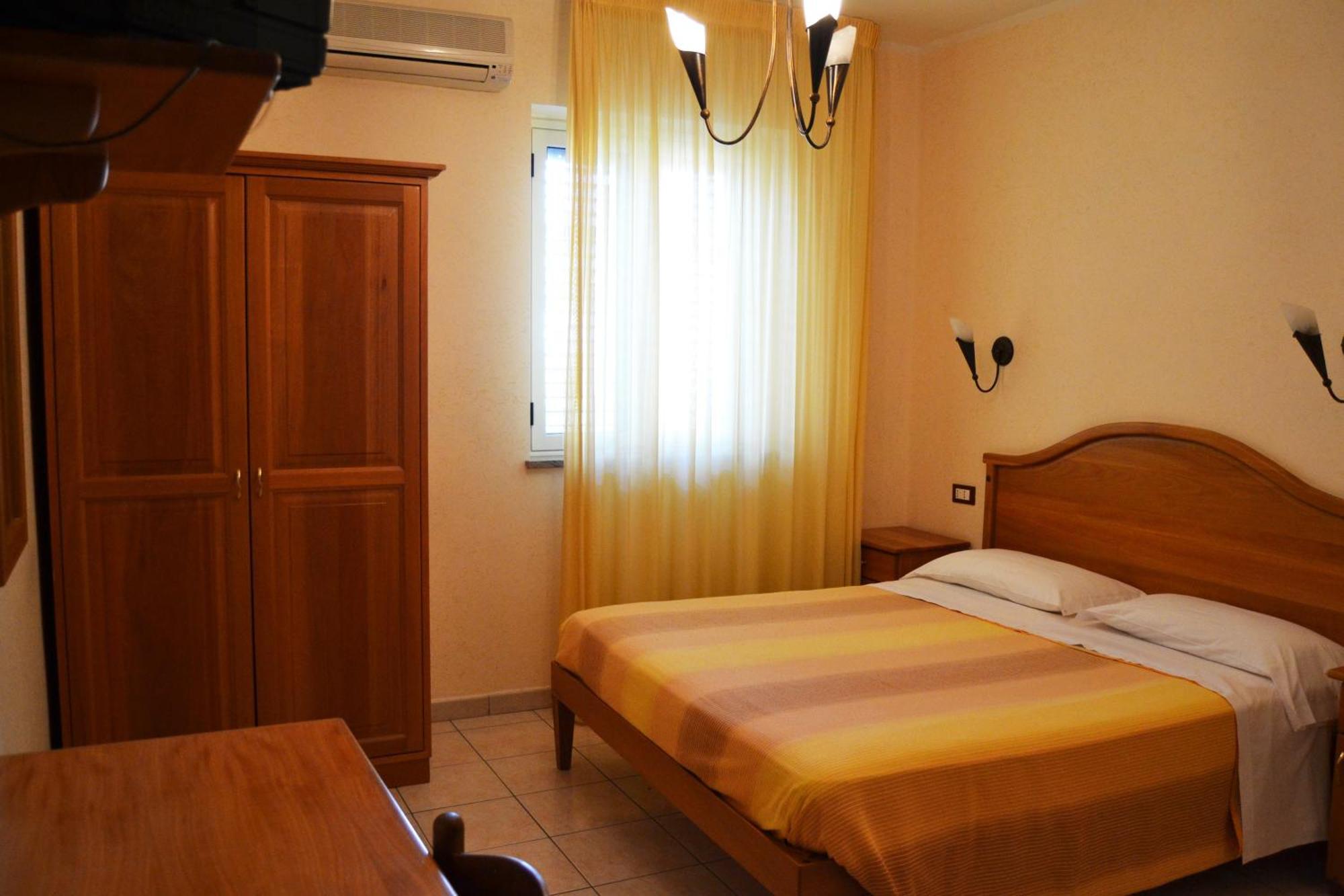 Hotel Ristorante L'Avvenire Gizzeria Room photo